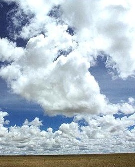 《无尽地平线》有如滑翔在白云之上